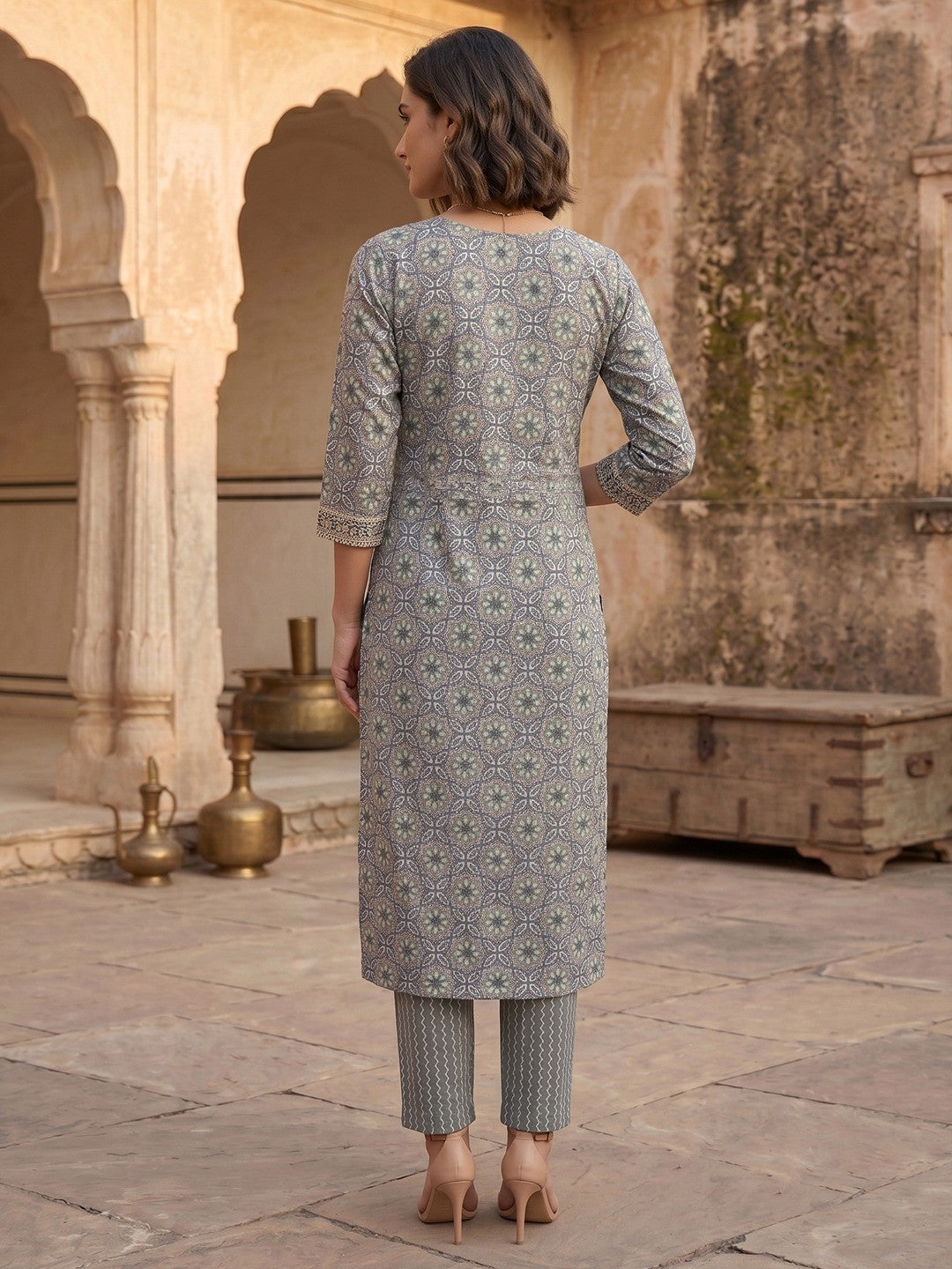 Greyish Blue Geometric Printed Pure Cotton Straight Kurta with Pant Set - Image 3