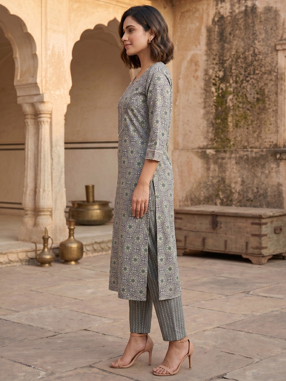 Greyish Blue Geometric Printed Pure Cotton Straight Kurta with Pant Set - Image 4