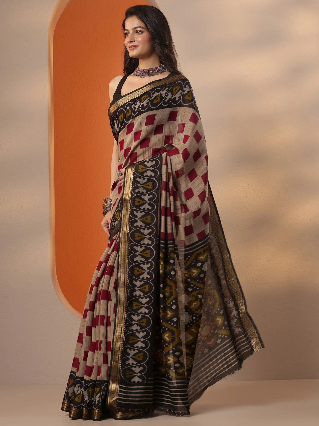 Peachmode Black Border Maheshwari Silk Saree - Image 3