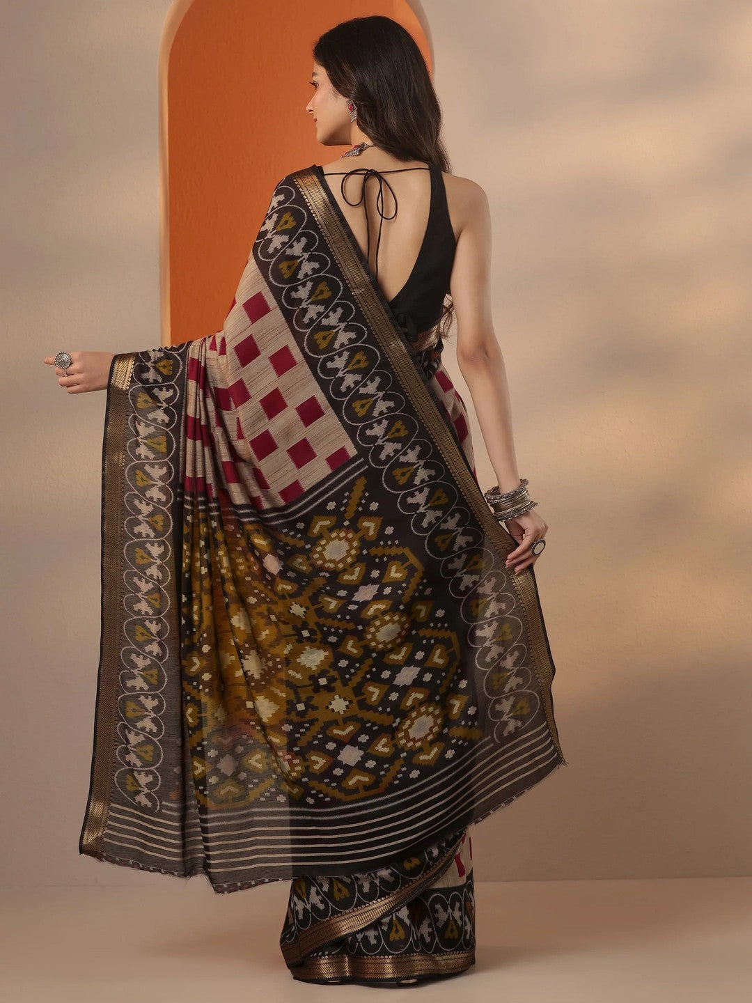 Peachmode Black Border Maheshwari Silk Saree - Image 4