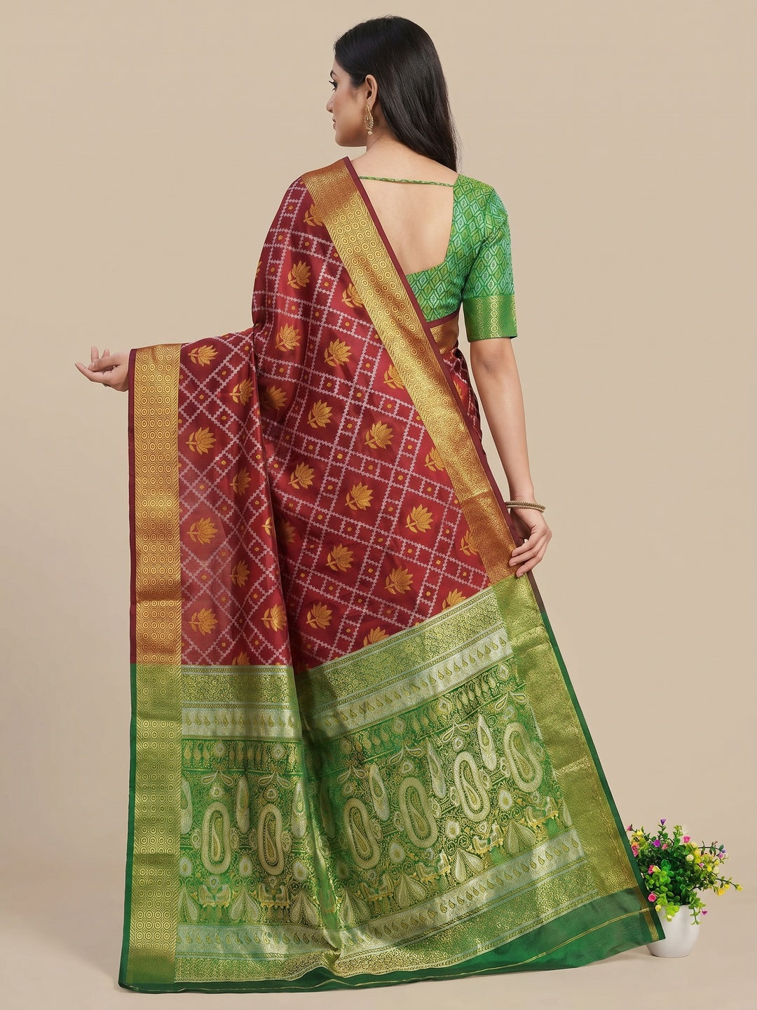 Maroon Floral Woven Banarasi Silk Saree - Image 2