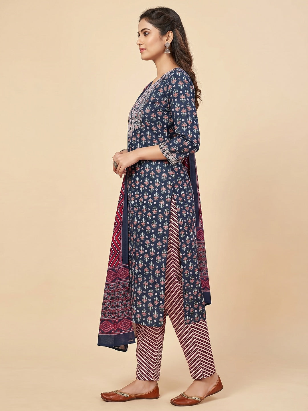 Mayank Fashion Blue Floral Printed Pure Cotton Salwar Suit Set - Image 2