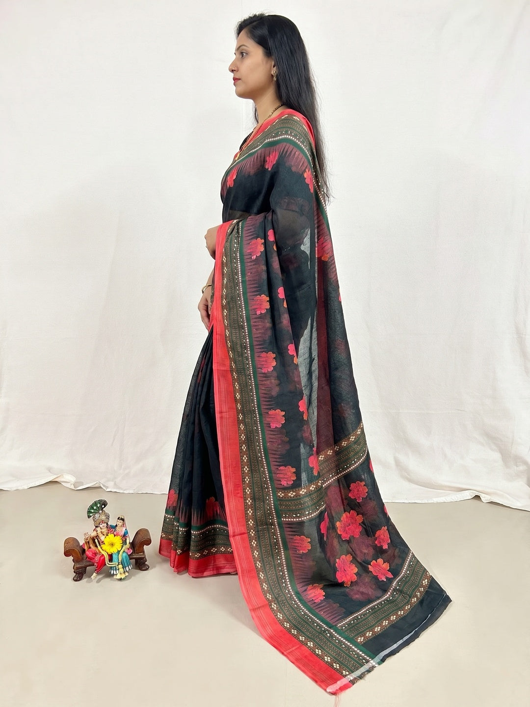 Black Floral Digital Printed Linen Saree - Image 3