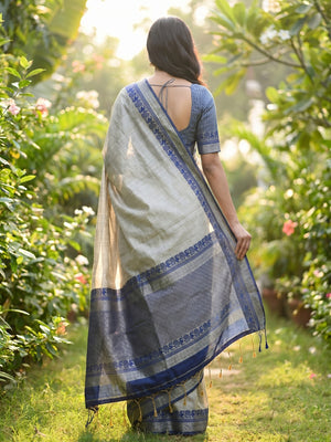 Light Grey Pure Handloom Silk Saree with an Elegantly Woven Jacquard Border - Image 1
