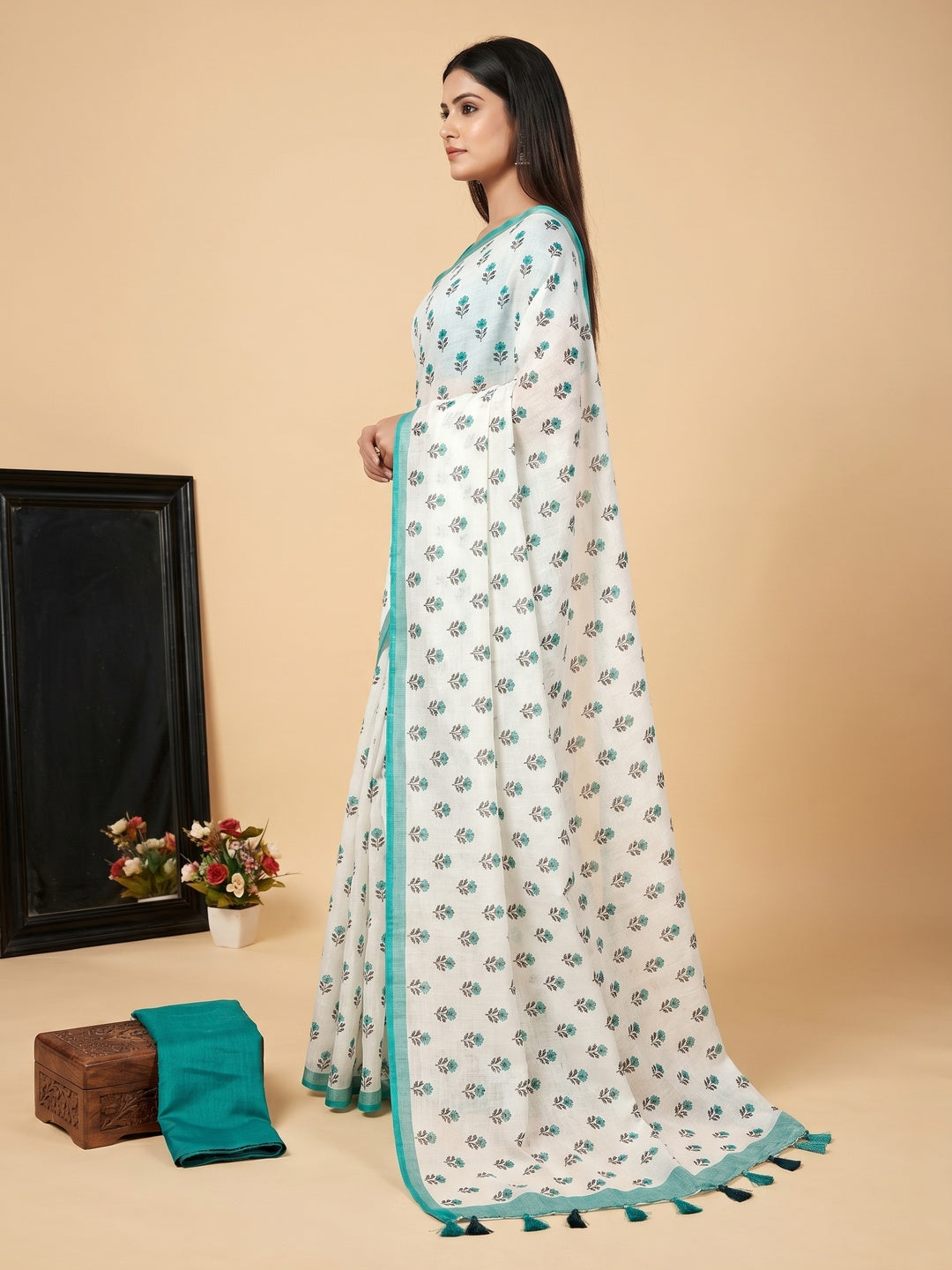 White & Teal Green Floral Printed Linen Saree With Tassels - Image 3