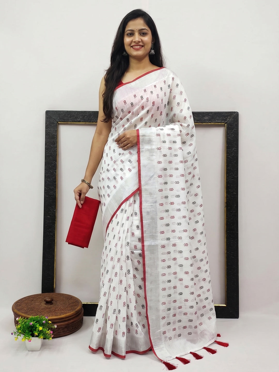White & Red Floral Printed Linen Saree With Tassels - Image 1