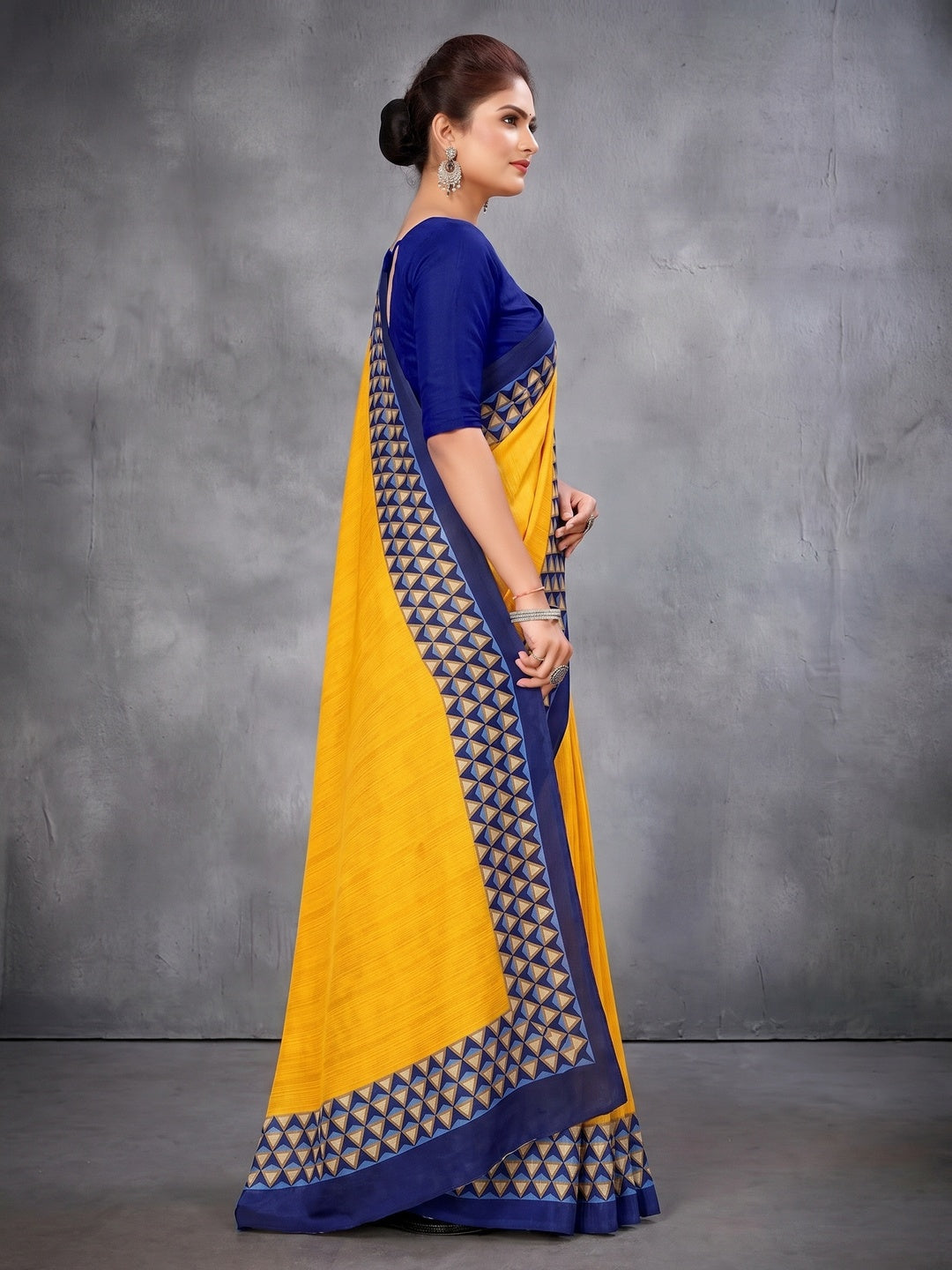 Yellow Silk Crepe Saree with Geometric Print - Image 3