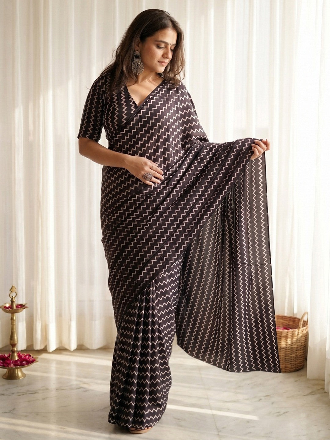 Stylish Black Zig Zag Printed Silk Crepe Saree - Image 1