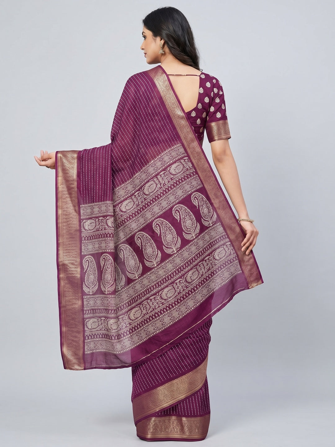 Wine Printed Dola Silk Saree With Jacquard Border - Image 3