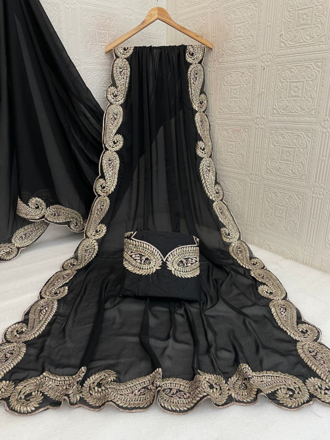 Elegant Black Silk Blend Saree with Intricate Paisley Embroidery - Image 3
