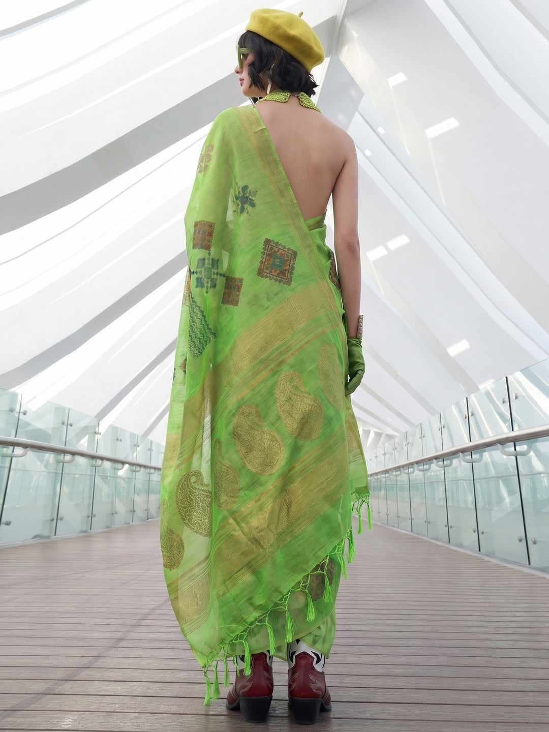 Green Woven Art Silk Saree With Digital Print - Image 1