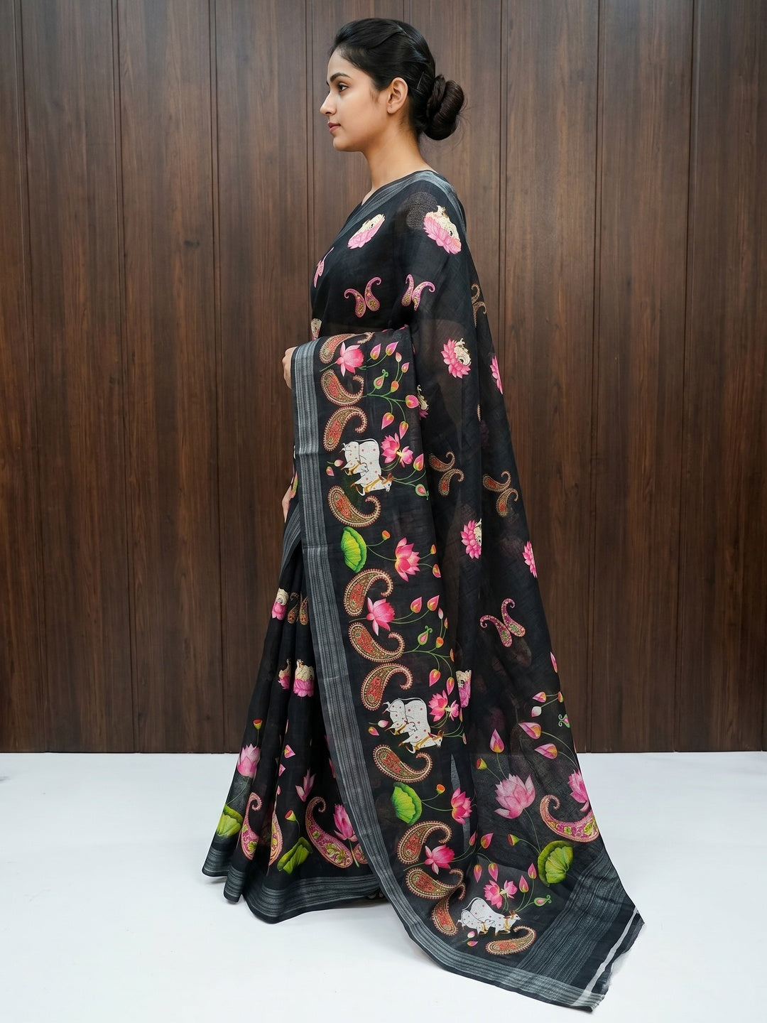 Black Digital Printed Linen Saree - Image 3