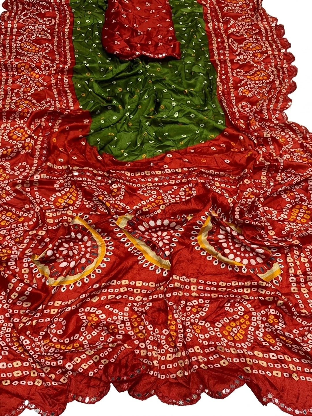 Light Green & Red Bandhani Printed Chiffon Saree With Mirror Border - Image 2