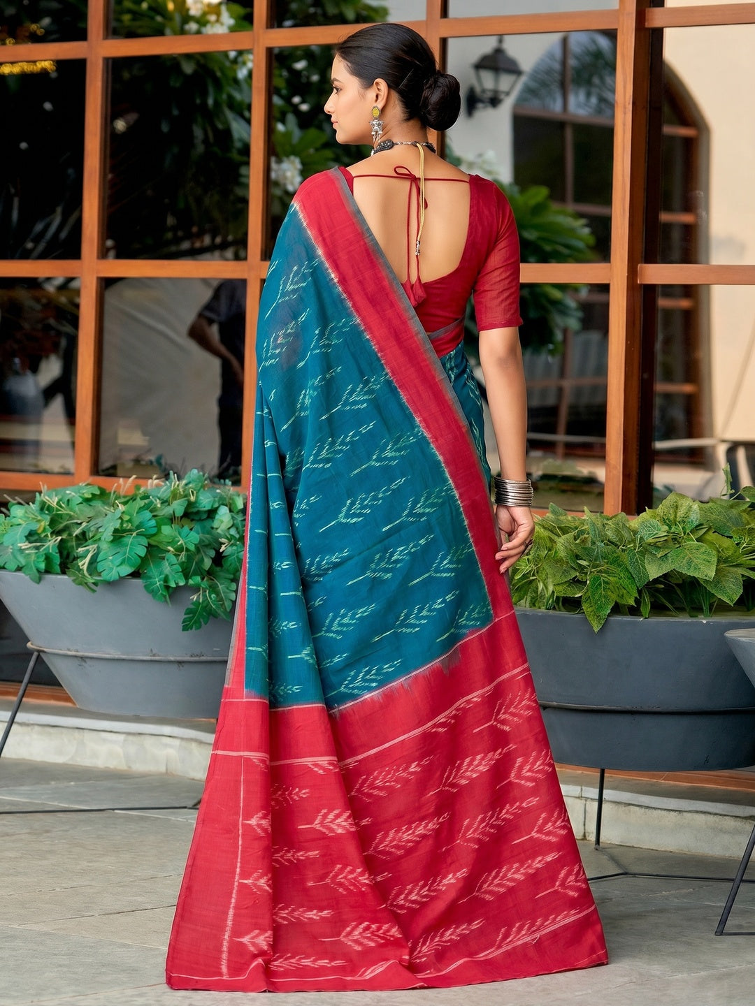Teal & Pink Ikkat Printed Mulmul Cotton Saree - Image 1