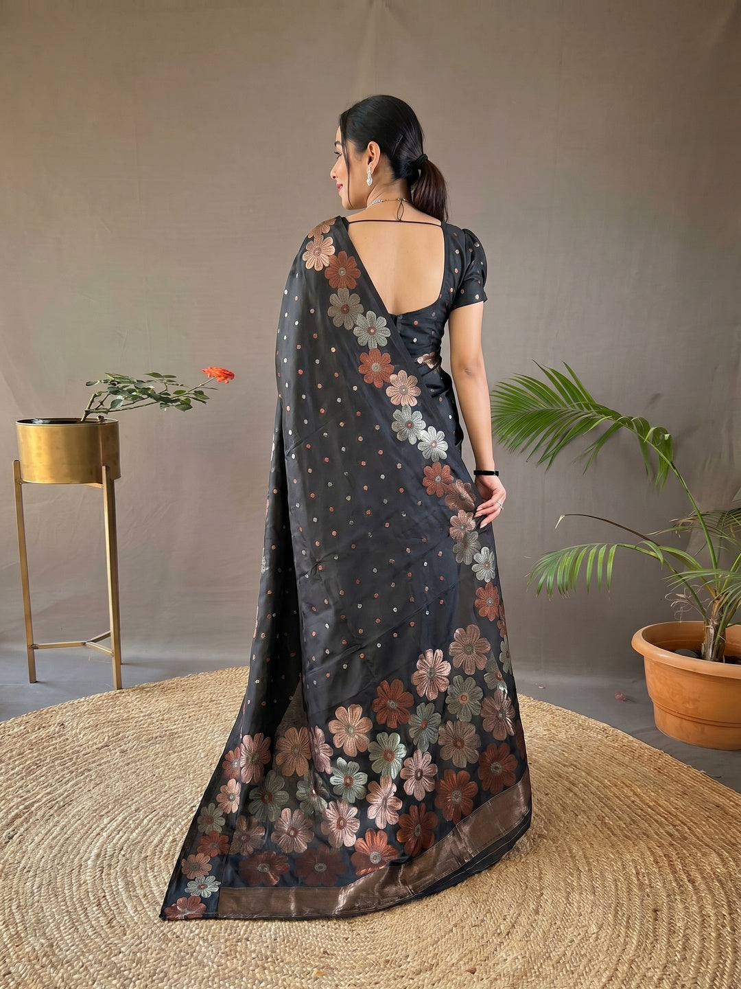 Black Women Floral Woven Kanjivaram Silk Saree - Image 2
