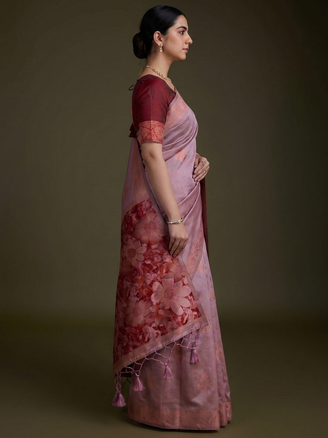 Dusty Pink Floral Woven Banarasi Silk Saree - Image 3