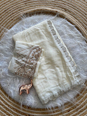 Peachmode White Soft Crunchy Silk Saree with Diamond and Embroidery Work - Image 2