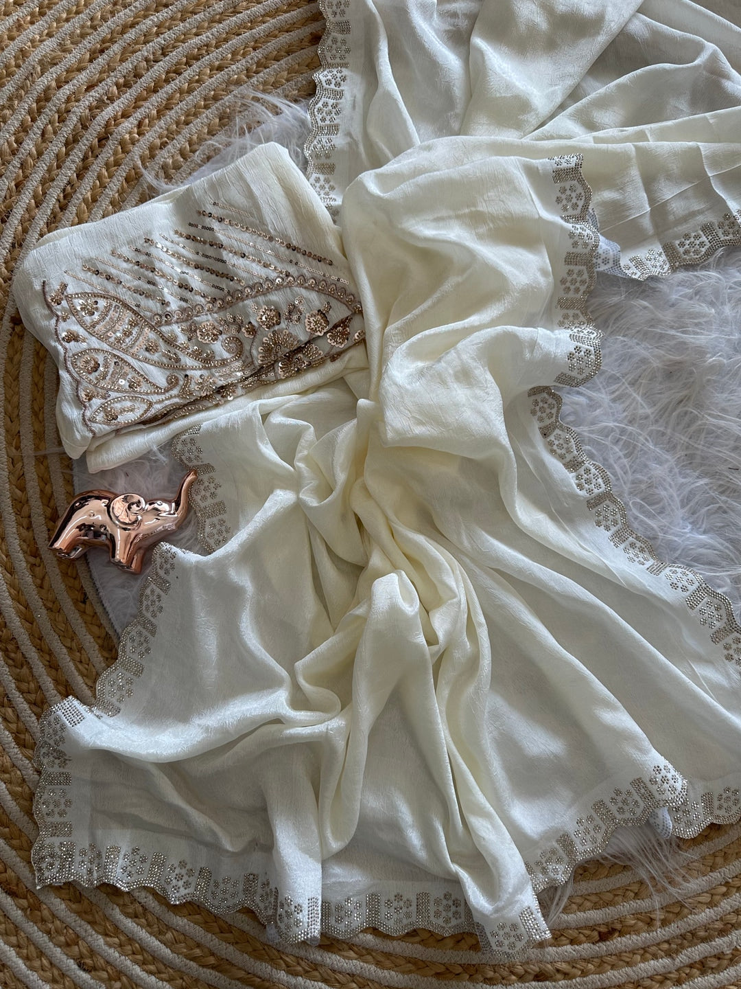 Peachmode White Soft Crunchy Silk Saree with Diamond and Embroidery Work - Image 5