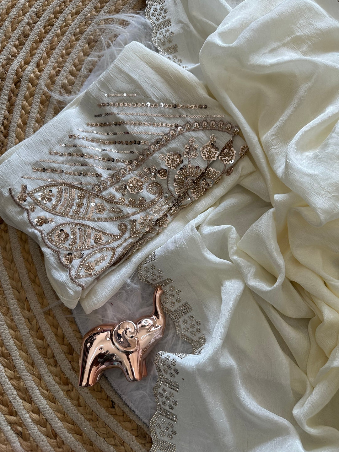 Peachmode White Soft Crunchy Silk Saree with Diamond and Embroidery Work - Image 6
