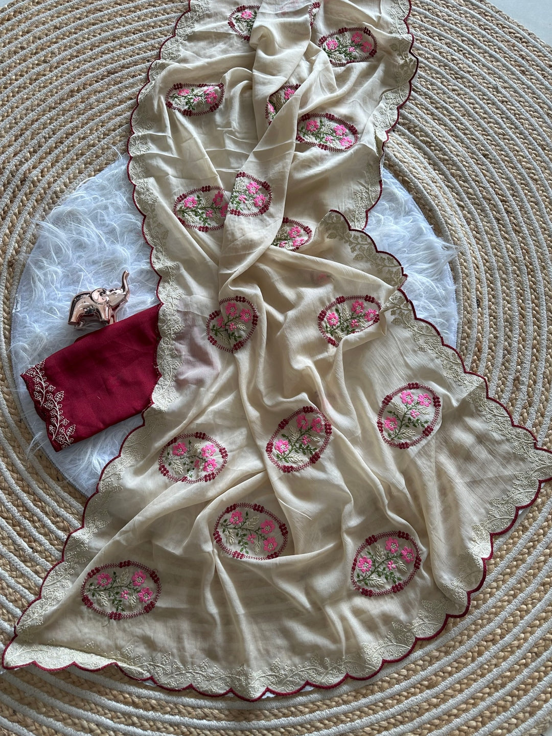 Peachmode Cream Star Georgette Saree with Embroidery Butta Work - Image 3