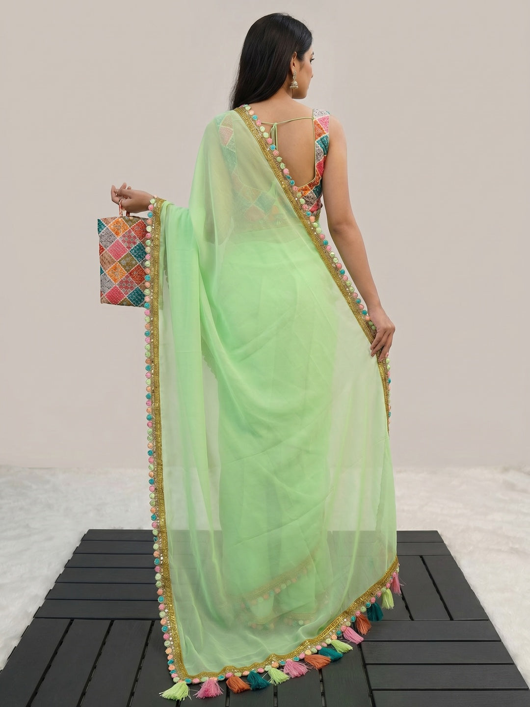 Green Solid Georgette Saree With Sequins Embroidered Border - Image 4