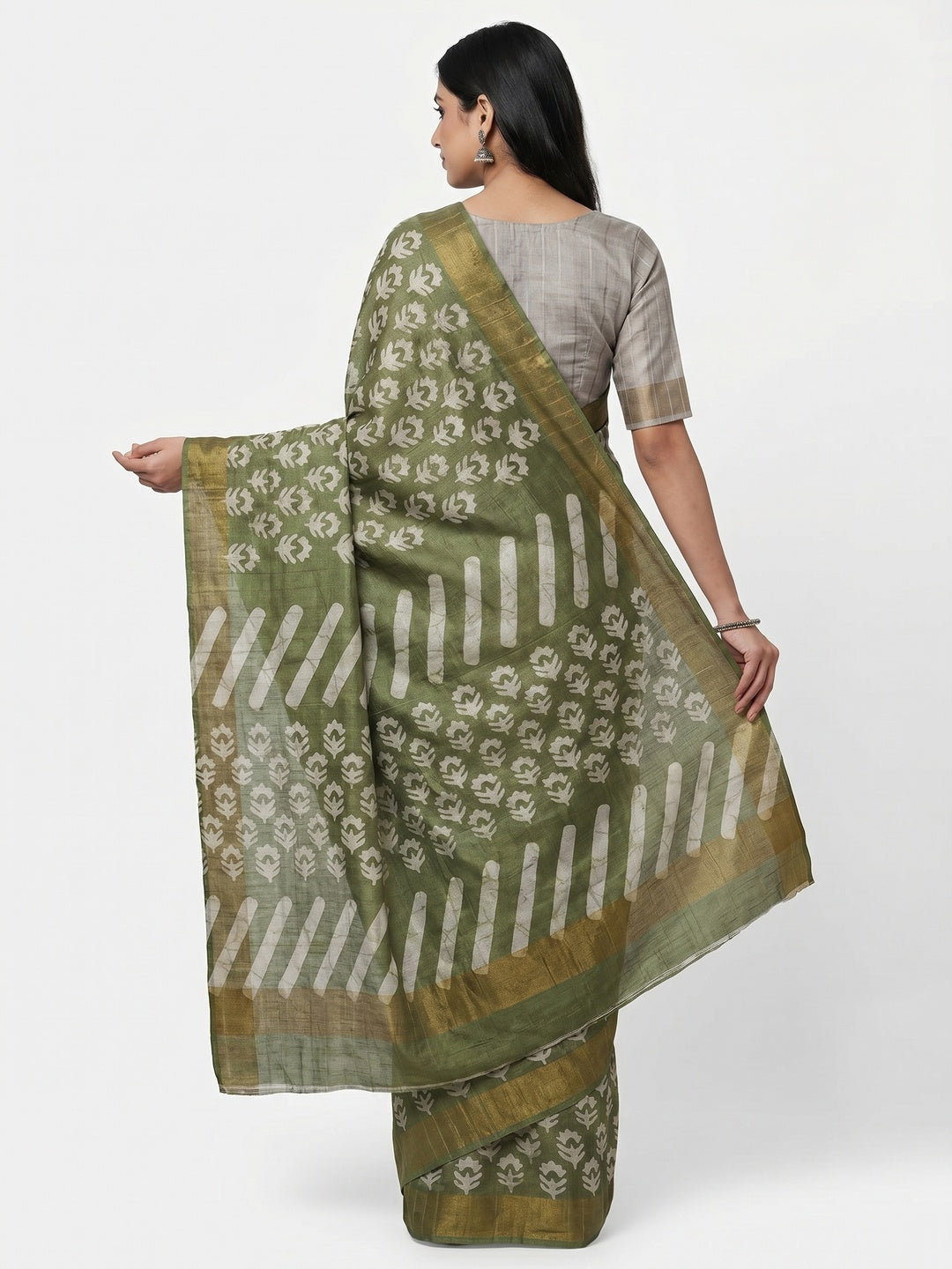Green Floral Digital Printed Tussar Silk Saree - Image 2