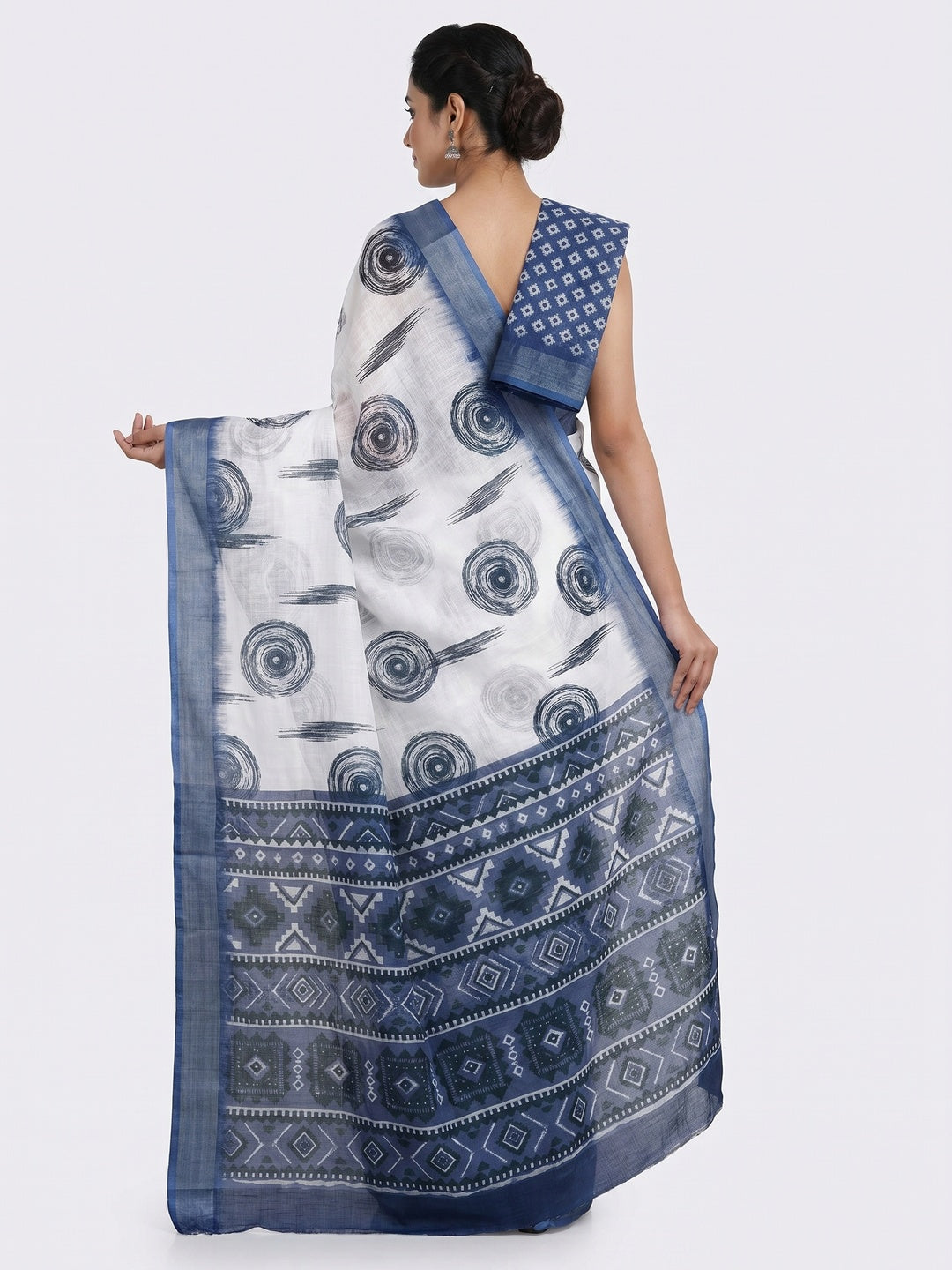 White & Blue Digital Printed Linen Saree With Zari Border - Image 3