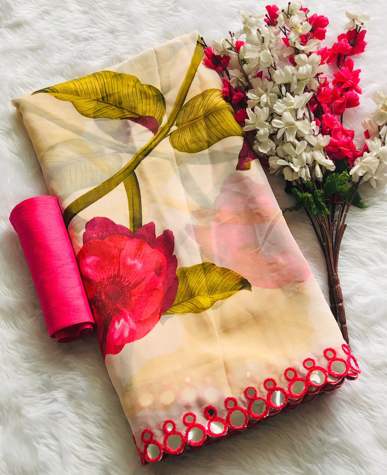 Peachmode Cream Georgette Floral Mirror Work Saree - Image 4