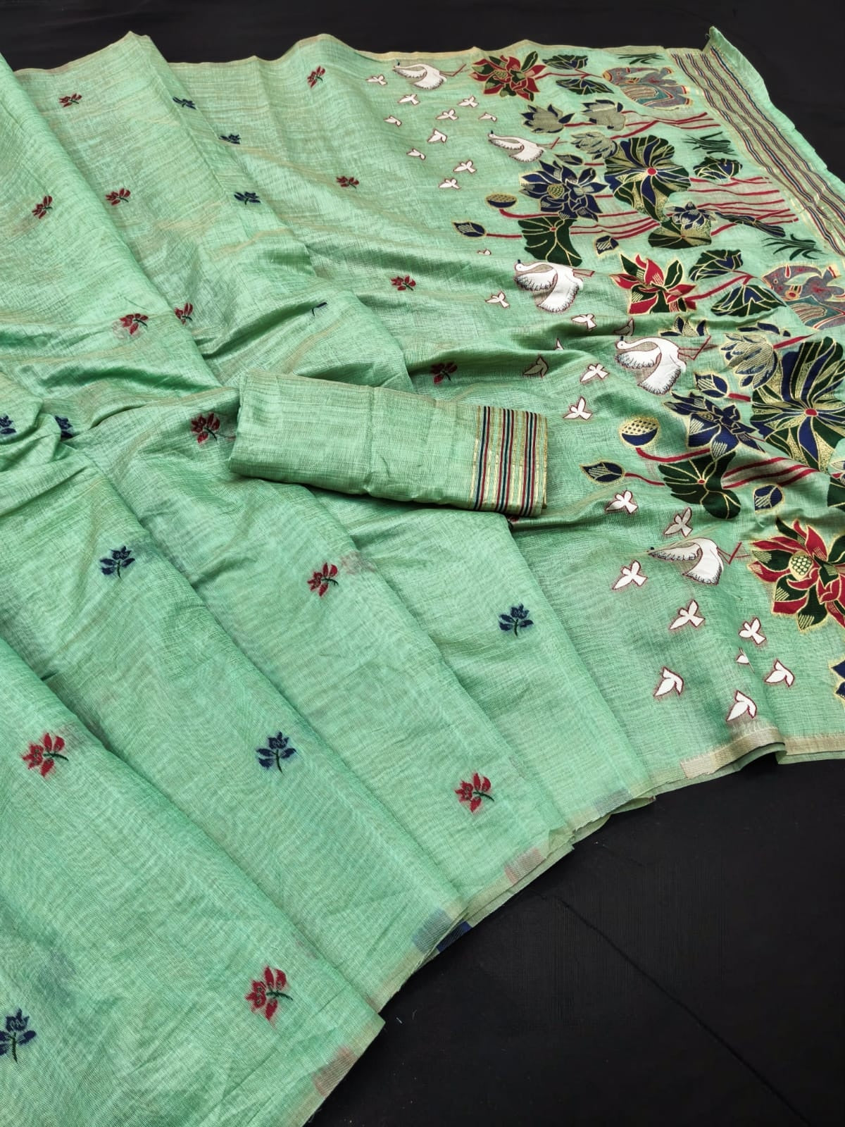 Peachmode Green Linen Jamdani Saree for Traditional Wear - Image 3