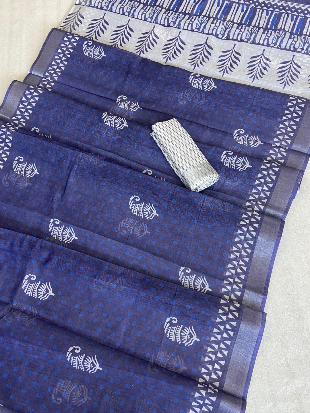 Peachmode Blue Linen Ethnic Motif Saree - Image 2
