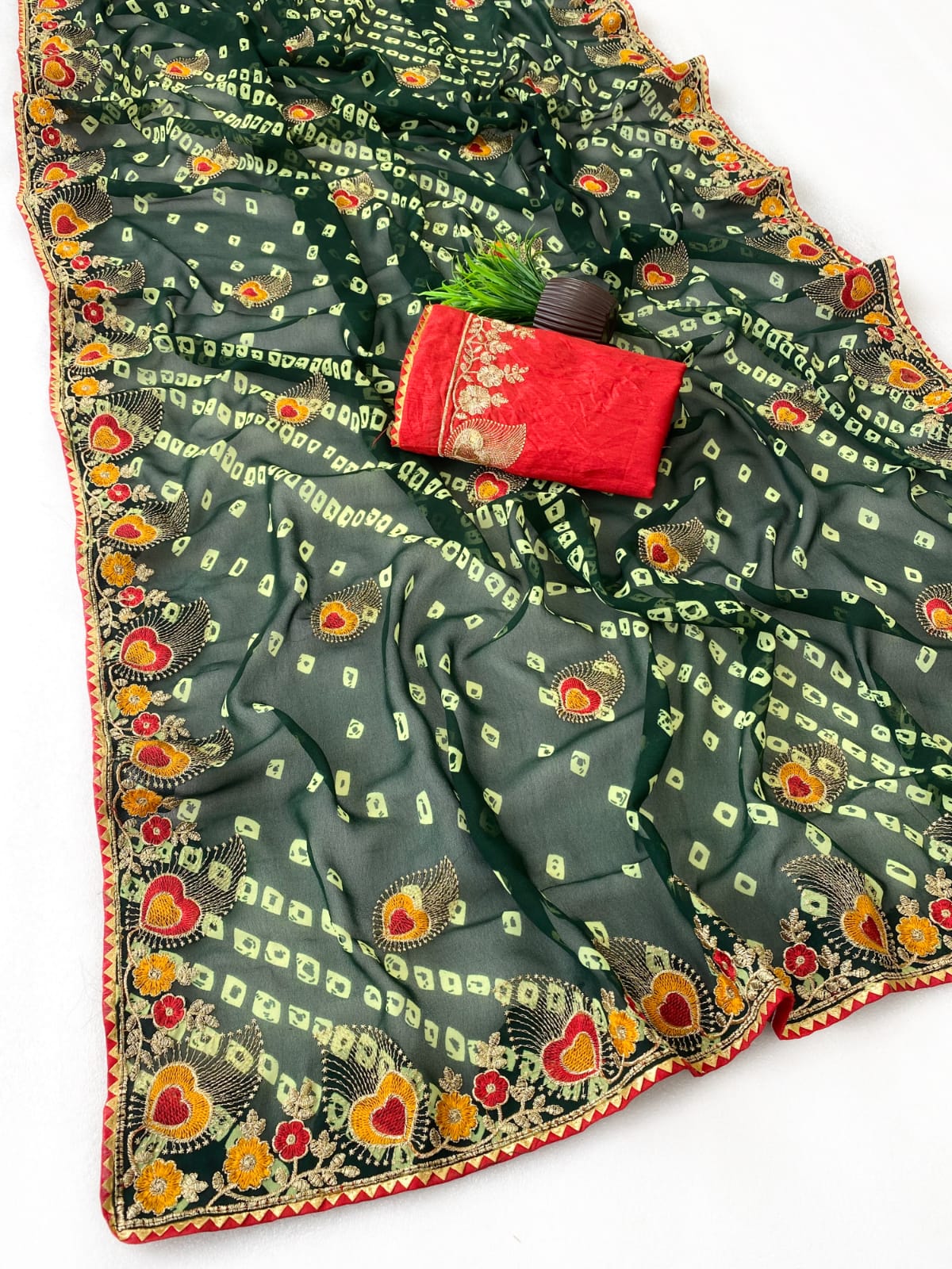 Peachmode Green Georgette Bandhani Saree with Embroidered Border - Image 2