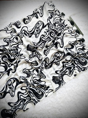 Peachmode White & Black Marble Print Saree - Image 2