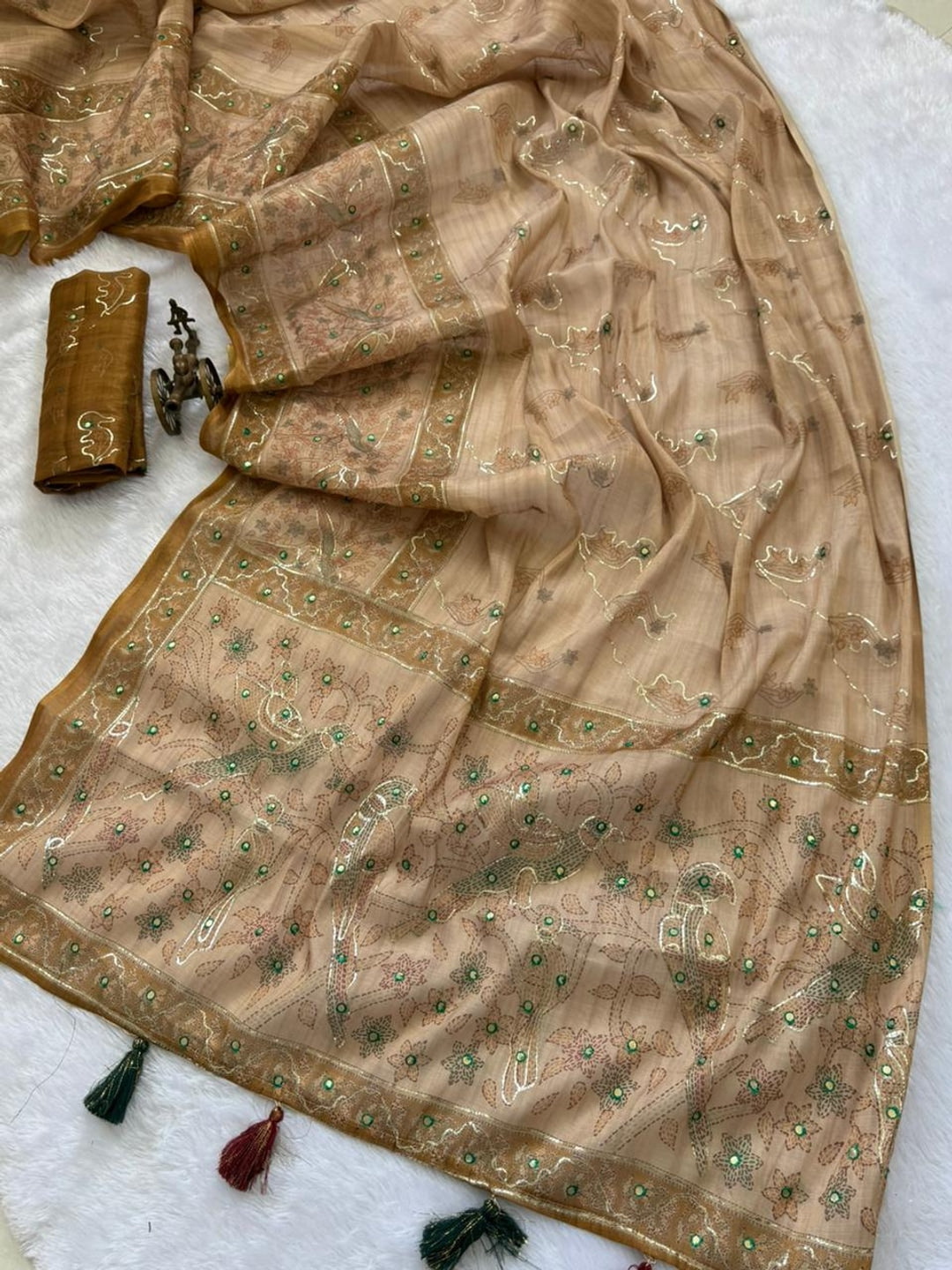 Peachmode Beige Simar Silk Digital Print Saree with Aari Work - Image 3
