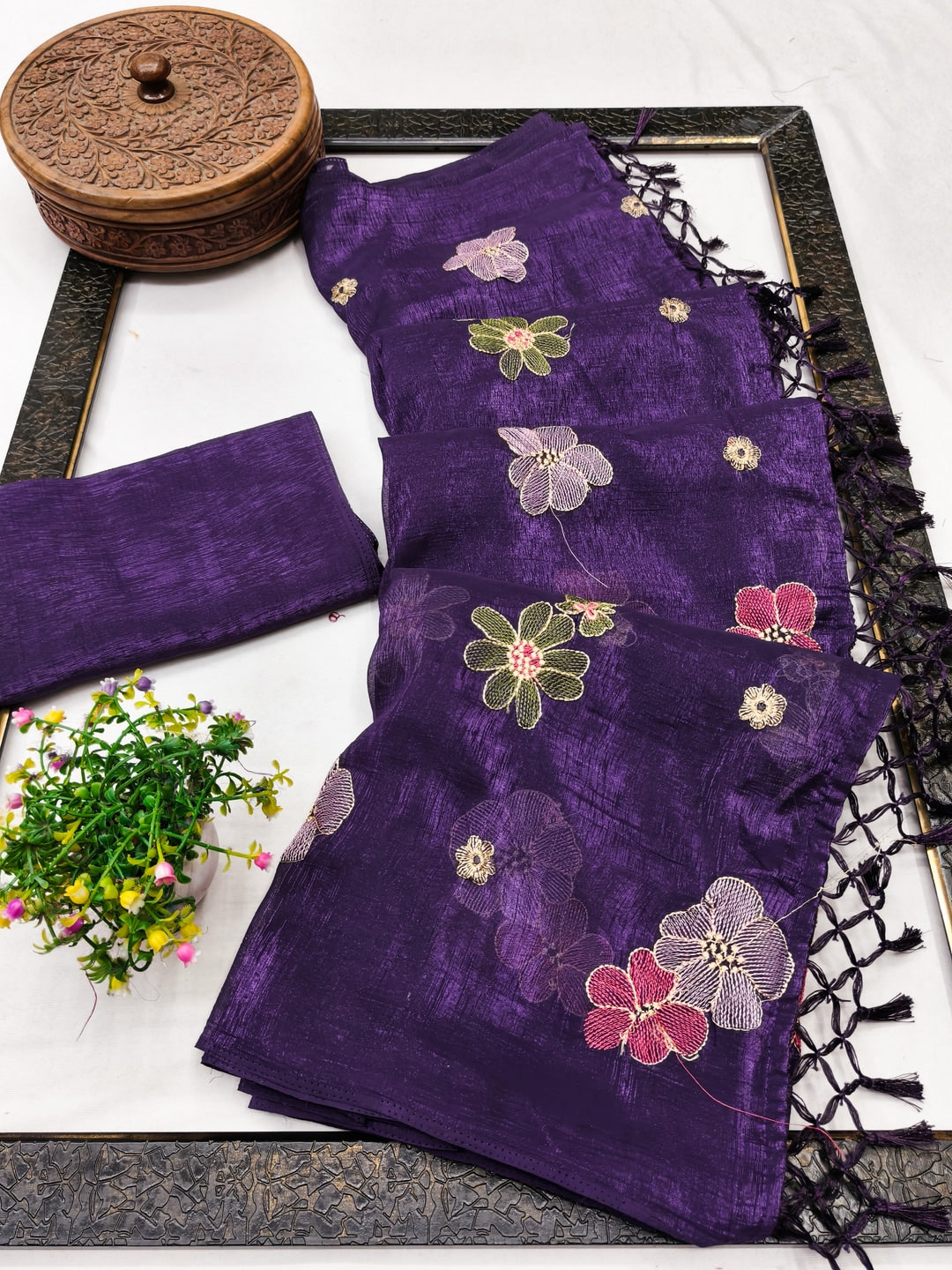 Peachmode Purple Crunchy Saree with Floral Embroidery Work - Image 3