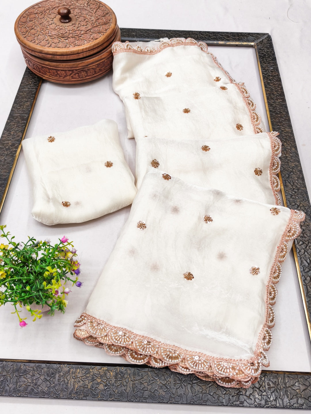 Peachmode White Fendy Satin Saree with Embroidered Border - Image 3