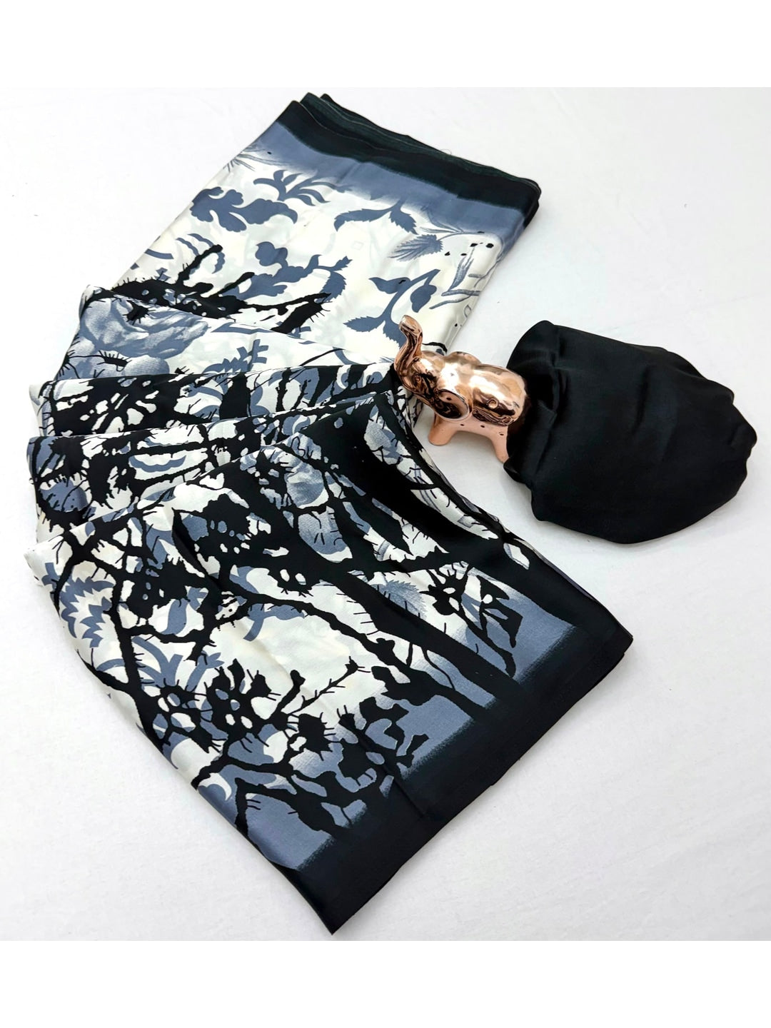 Peachmode Blue Art Silk Saree with Digital Print - Image 3