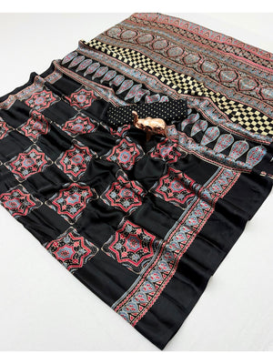 Peachmode Black Art Silk Saree with Digital Print - Image 2
