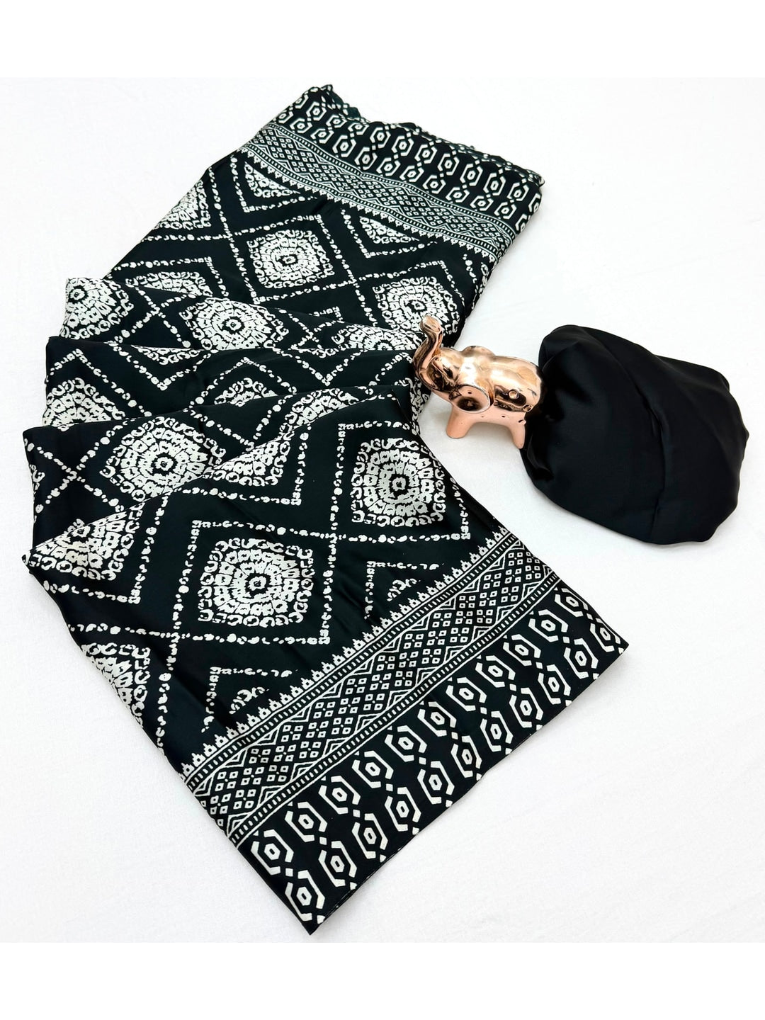 Peachmode Black Art Silk Saree with Digital Print - Image 4