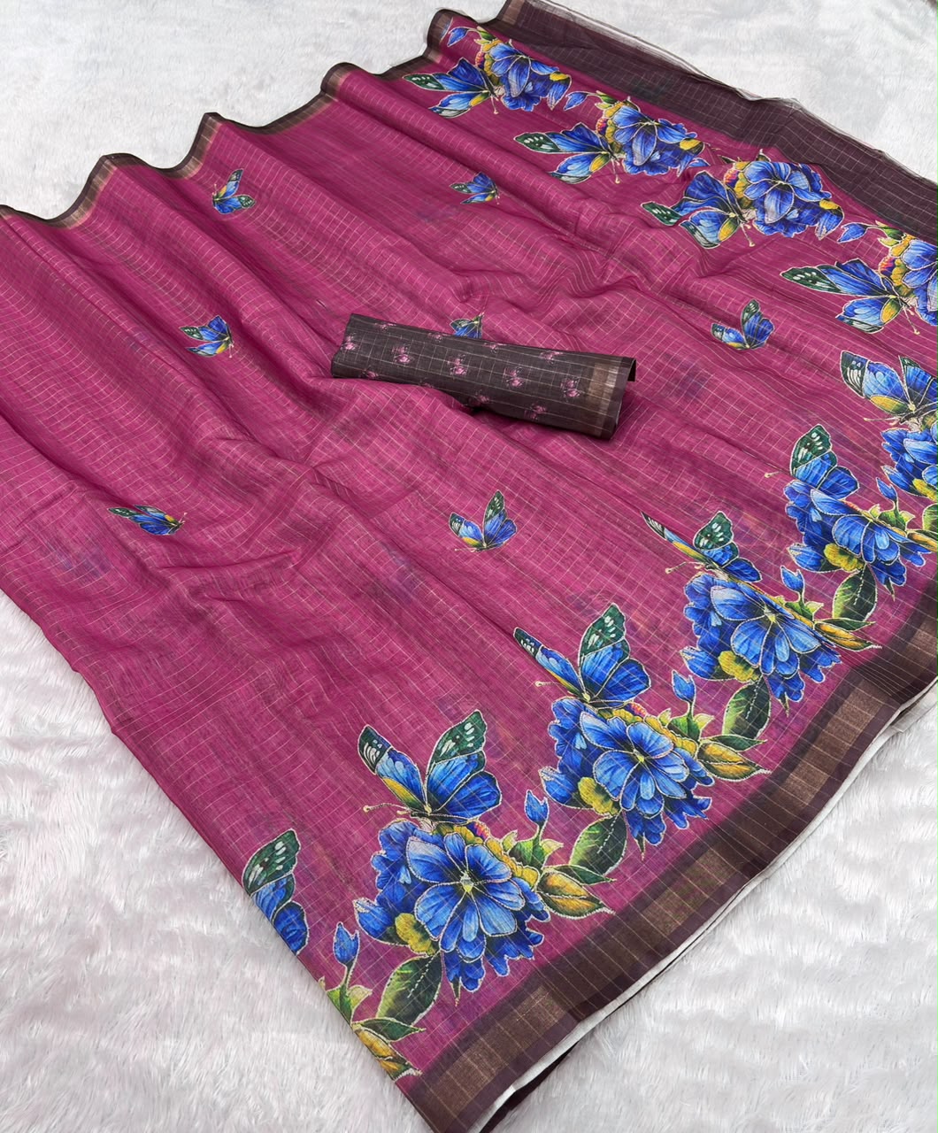 Peachmode Magenta Linen Cotton Checks Weave Digital Print Saree - Image 6