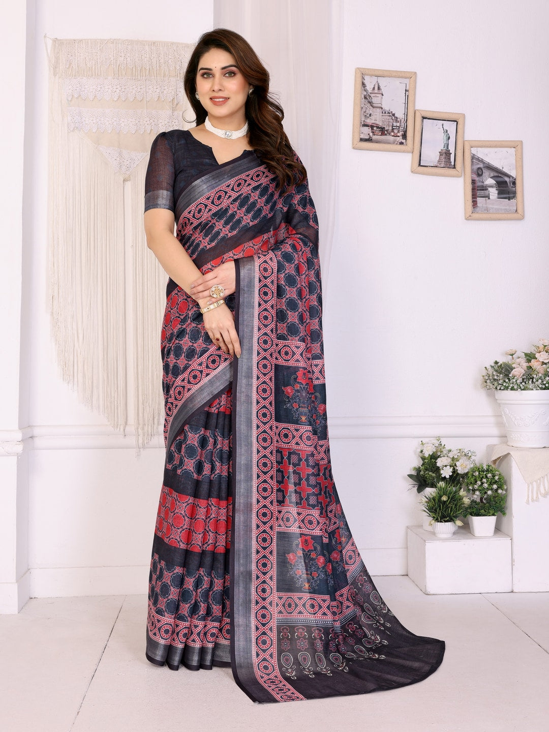 Black Handloom Linen Cotton Digital Print Saree - Image 4