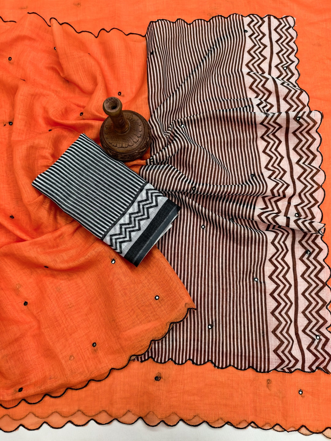 Orange Soft Linen Cotton Zigzag Mirror Work Saree - Image 2