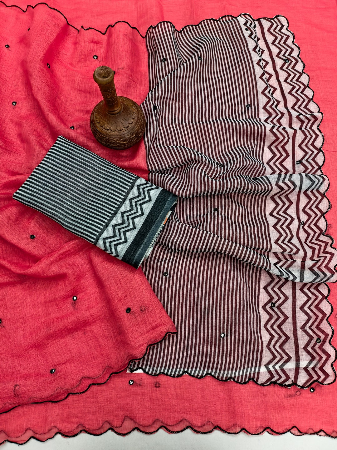 Coral Soft Linen Cotton Zigzag Mirror Work Saree - Image 2