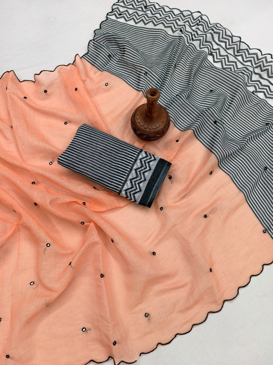 Peach Soft Linen Cotton Zigzag Mirror Work Saree - Image 3