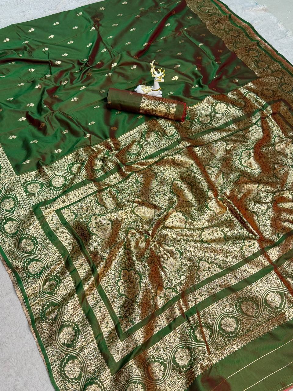 Peachmode Green Banarasi Soft Silk Zari Saree - Image 7