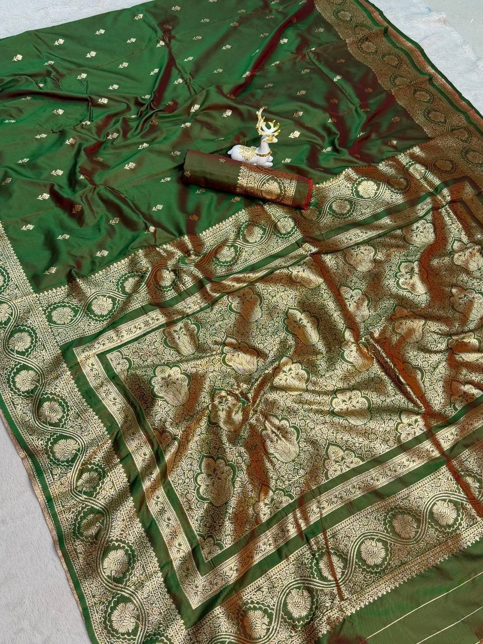 Peachmode Green Banarasi Soft Silk Zari Saree - Image 8