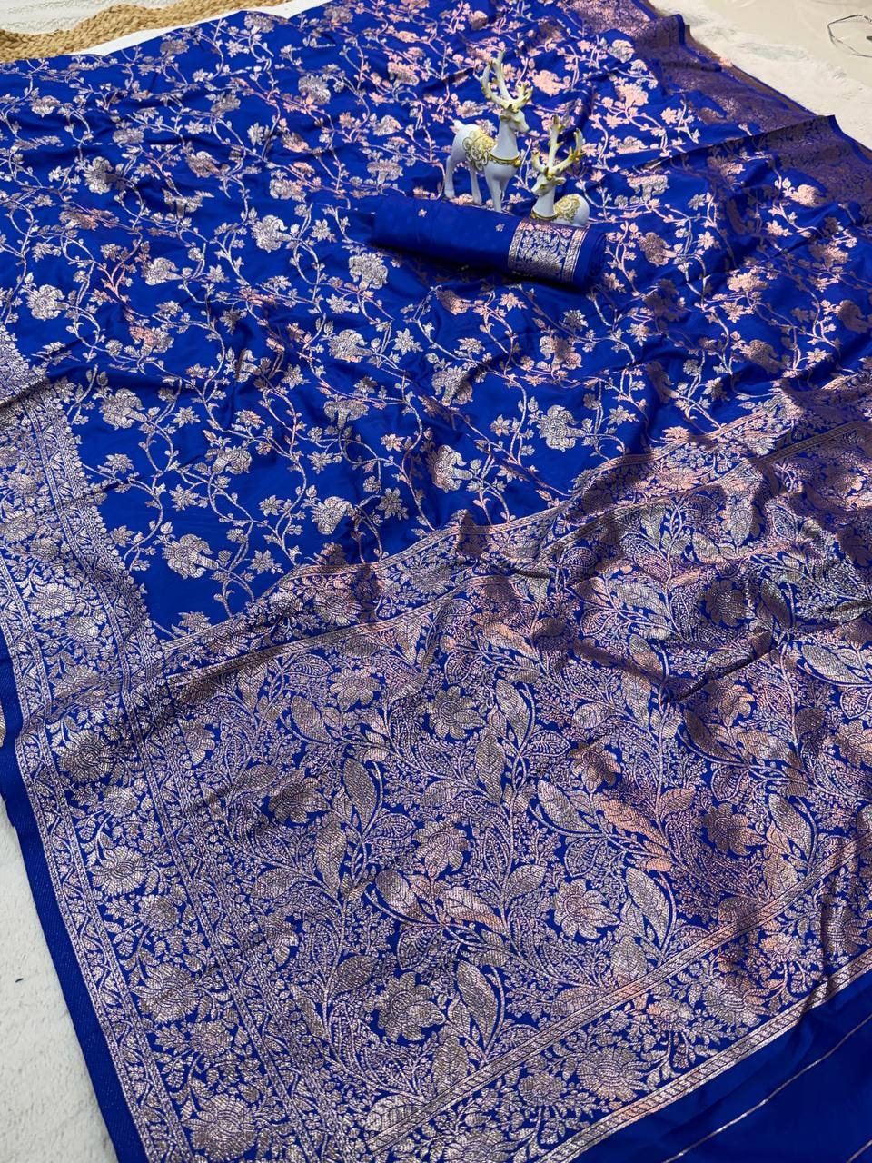 Peachmode Blue Kanjivaram Soft Silk Zari Saree - Image 9