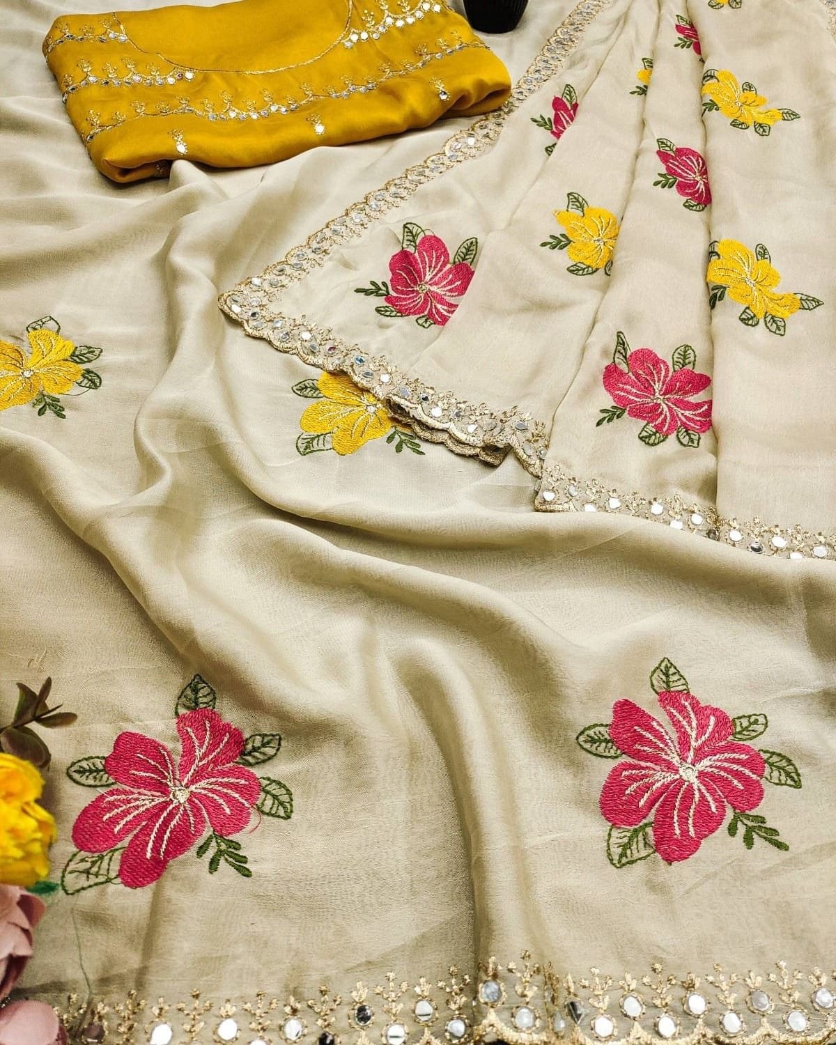 Peachmode Cream Embroidered Silk Blend Saree - Image 4