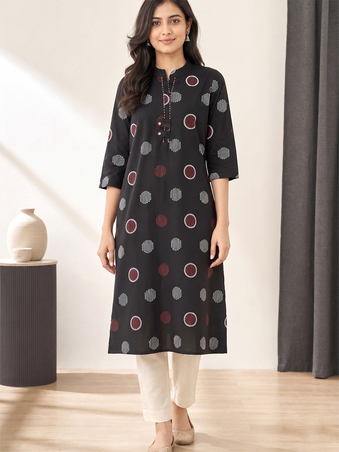 Black Pure Cotton Geometric Printed Kurti - Image 3
