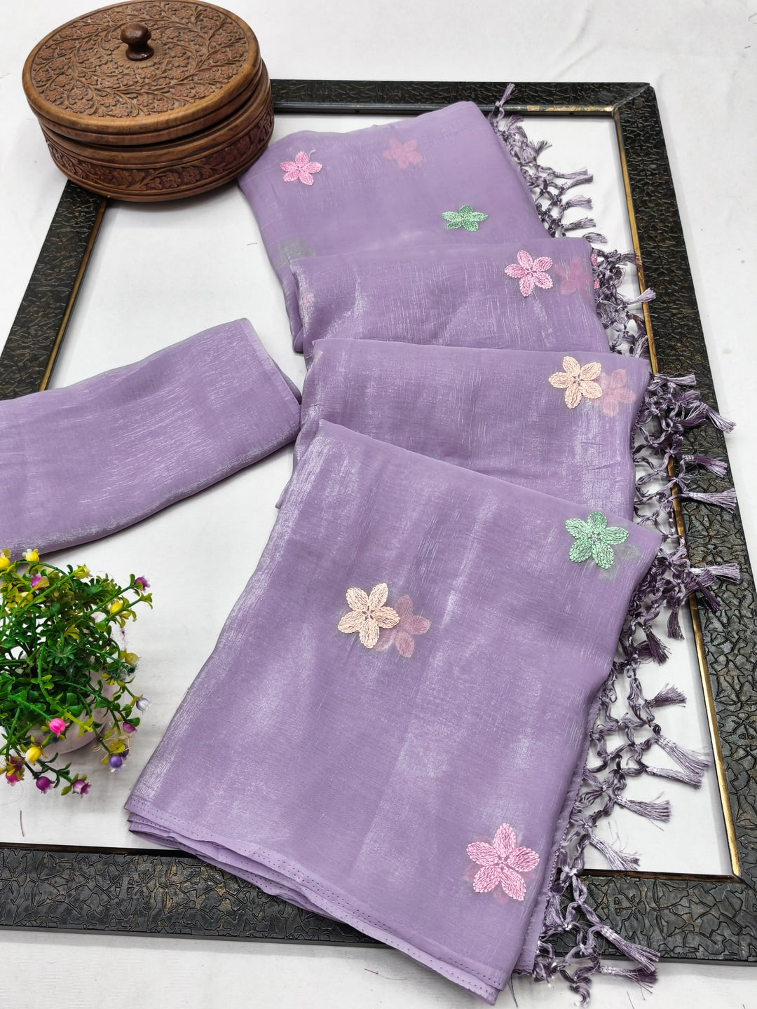 Peachmode Lavender Crunchy Saree with Floral Embroidery Work - Image 3