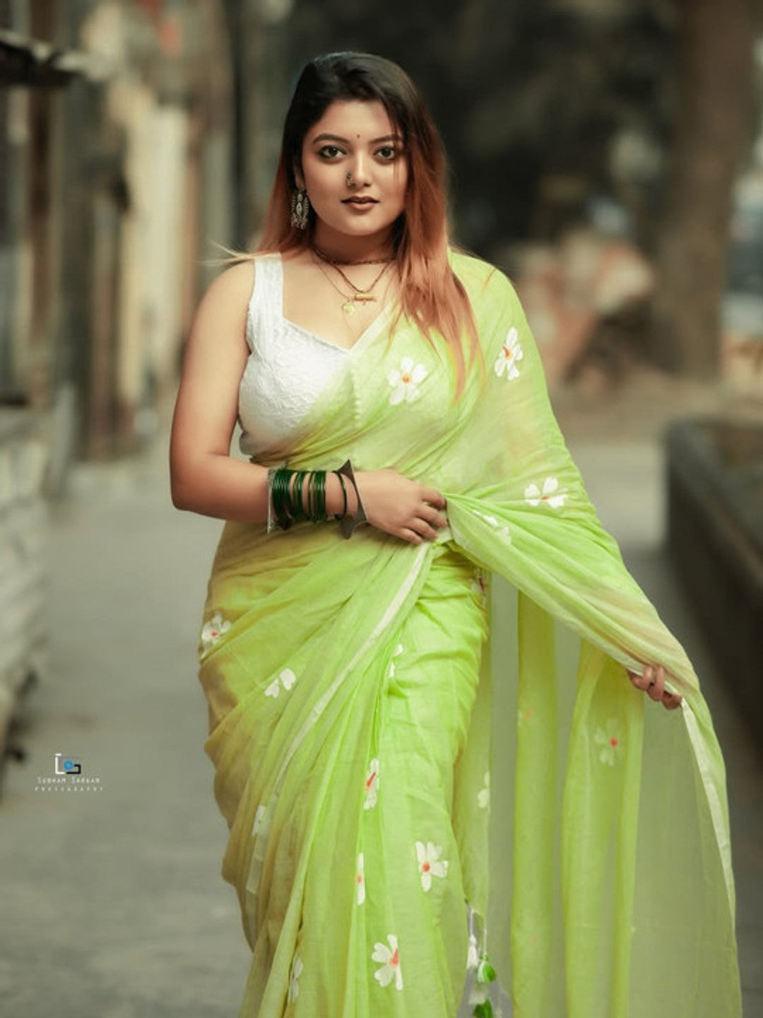 Peachmode Green Linen Cotton Floral Print Saree - Image 2